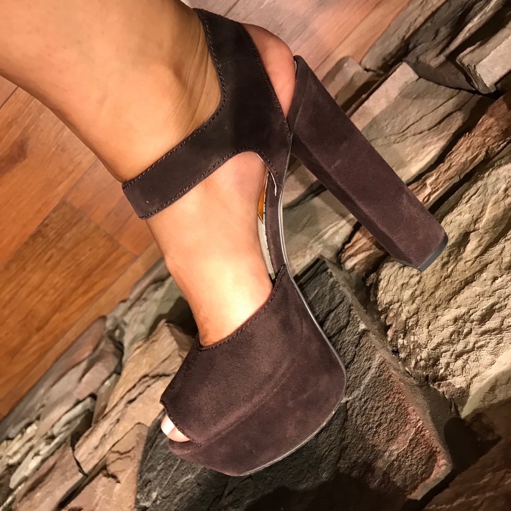 Brown velvet Michael Kors platform shoes